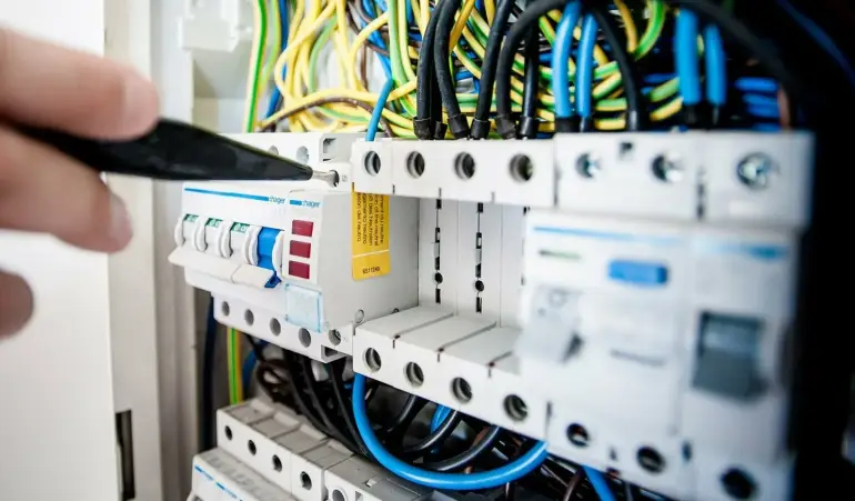 Electrician East London | E&M ELECTRICAL LTD